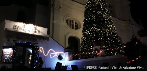 Auguri da Anacapri nel video di Salvatore ed Antonio Vivo.