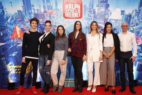 Favij (S-D), LaSabriGamer, Francesca Michielin, Melusine Ruspoli, Nicoletta Romanoff, Serena Rossi e Salvatore Aranzulla durante il photocall del film d'animazione Disney 'Ralph spacca Internet', Hotel De Russie, Roma, 16 novembre 2018. ANSA/RICCARDO ANTIMIANI