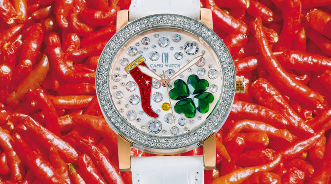 Capri Watch: ancora grande successo per l’orologio con i “cornetti” portafortuna