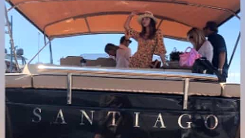 Belen e De Martino a Capri con il nuovo mega yacht