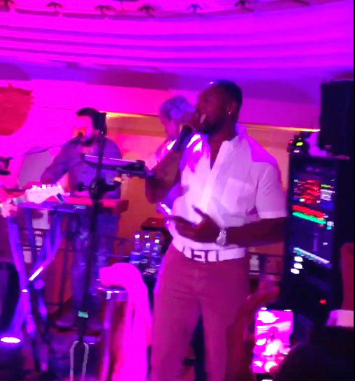 Tank, alias Durrell Babbs, show ieri notte in Taverna