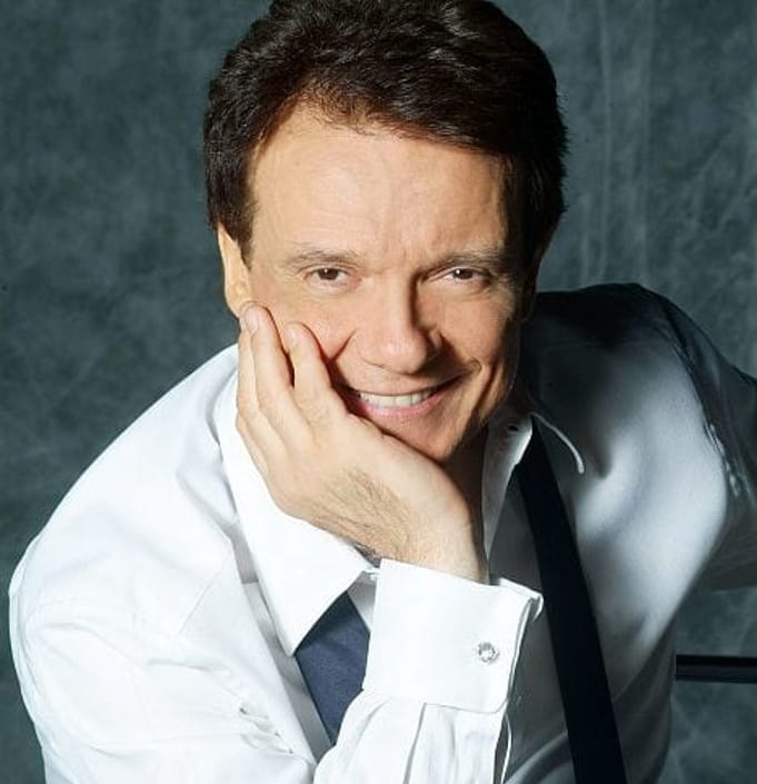 Massimo Ranieri accoglie con entusiasmo la motivazione ufficializzata dalla Giuria del Premio Faraglioni 2019