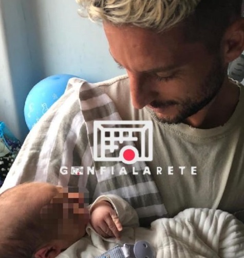 Emozionante Mertens, incontra per la prima volta il suo figlioccio Ciro Dries