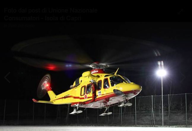 Capri, l’elicottero arriva in ritardo donna muore in ospedale a Napoli