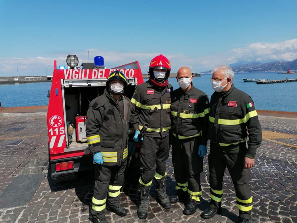I Vigili del Fuoco di Capri impegnati nella attività di sanificazione del territorio – le immagini