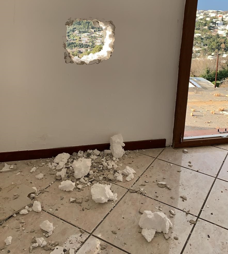 Abitazione demolita perché abusiva «Follia, c’era richiesta di condono»