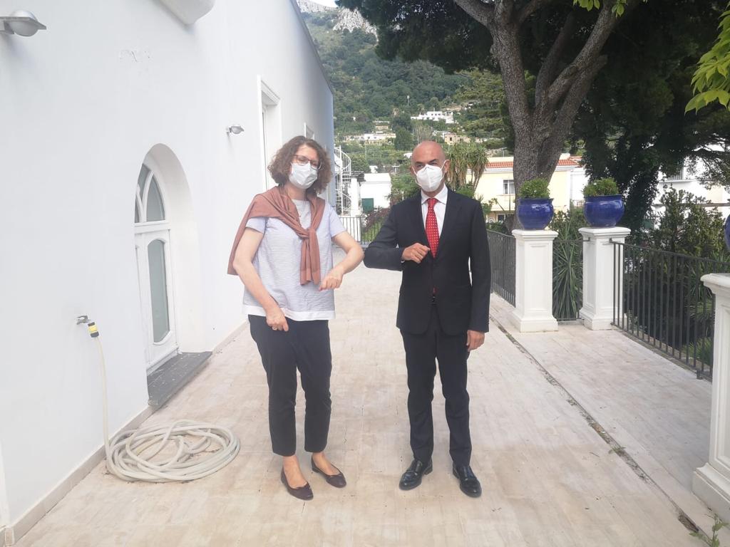 Capri, un weekend d’ estate la piazzetta accoglie i turisti