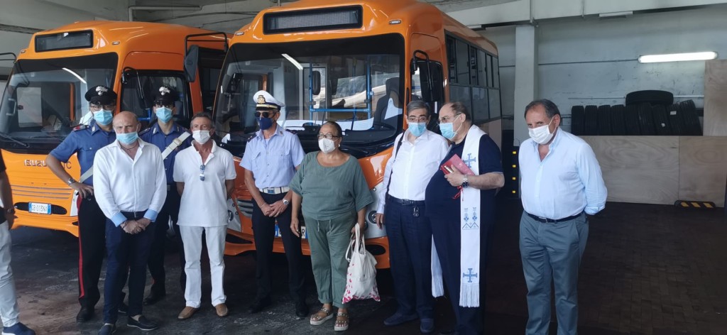 In circolazione a Capri 3 pulmini con vano discesa disabili Presentazione dell’iniziativa dell’Atc, tecnologia avanzata