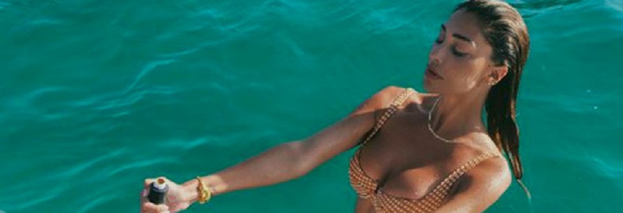 Si finge amico di Belen Rodriguez per scroccare vacanze di lusso: lei lo smaschera e scatta la denuncia