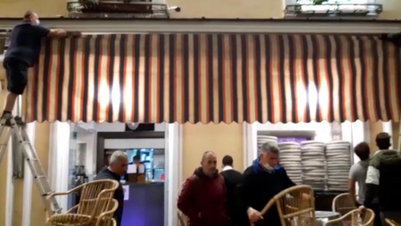 La piazzetta di Capri diventa set per una notte con il film di Paolo Sorrentino