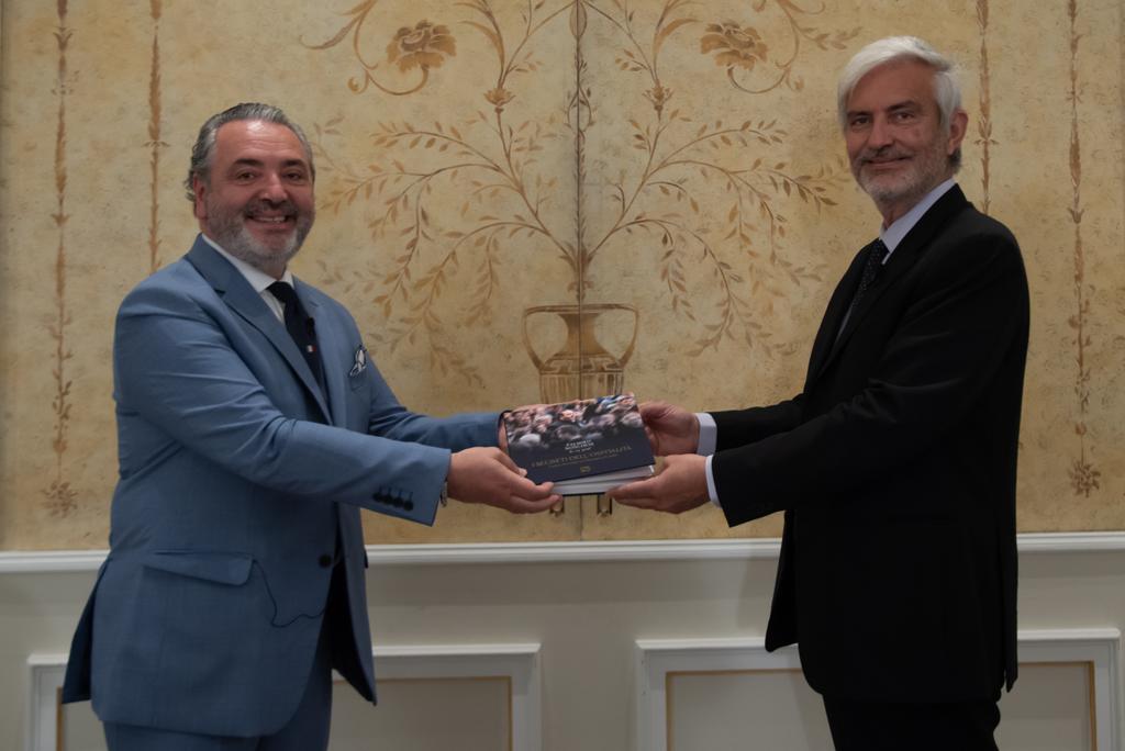 I segreti dell’ospitalità: Palmiro Noschese spiega come diventare un manager di successo