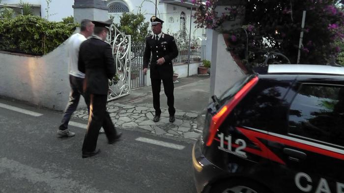 Tenta la truffa del finto corriere, 21enne arrestato a Capri