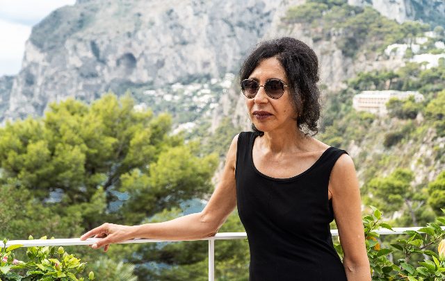 Reza: «Chi scrive dev’ essere all’ altezza dei personaggi»