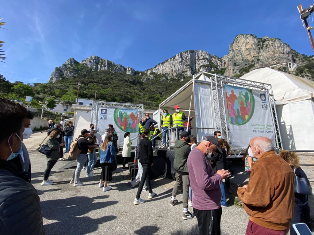 Capri: Campagna vaccinale, Vaccinarsi tutti per tornare alla vita