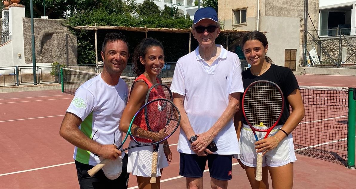 La vacanza caprese di Mr. Vuitton: mare, tennis e buona tavola
