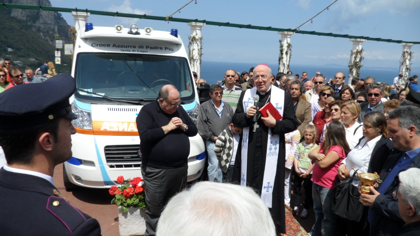 Capri: Croce Azzurra di Padre Pio, il parroco don Pasquale Irolla nuovo presidente (Photogallery)