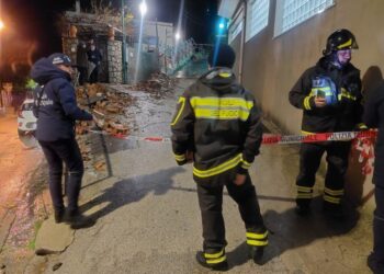 Maltempo, paura all’ospedale cadono calcinacci dalla facciata