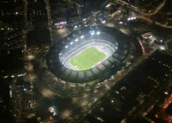 Stadio Maradona, ecco il fotografo che ha scattato la foto dall’alto: «Ero in volo per Londra»
