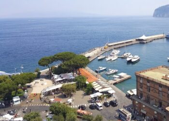 Collegamenti tra la penisola sorrentina e Capri, disagi e proteste
