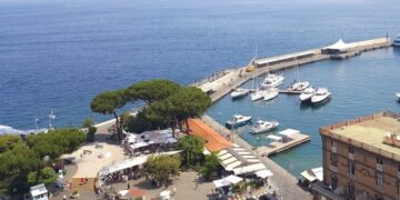 Collegamenti tra la penisola sorrentina e Capri, disagi e proteste