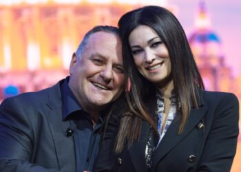 NOA, LA ARCURI E CAZZULLO INSIEME A “PARADISE 2023” Da venerdì 17 marzo torna su RAI2 il late-night show di Pascal Vicedomini