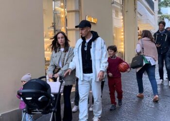 Lozano e Di Lorenzo in vacanza a Capri (Photogallery)