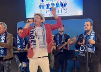 Da Capri al Maradona è un attimo: Gianluigi Lembo e l’Anema e Core Band live allo Stadio
