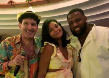 I Campioni d’Italia Olivera e Lobotka cantano sul palco dell’Anema e Core con Gianluigi Lembo, Sal Da Vinci e Decibel Bellini