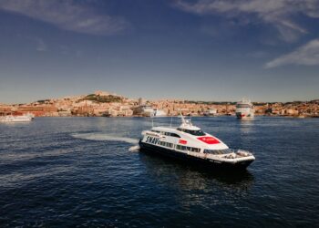 Snav, da domani ripartono i collegamenti da Napoli per le isole Pontine