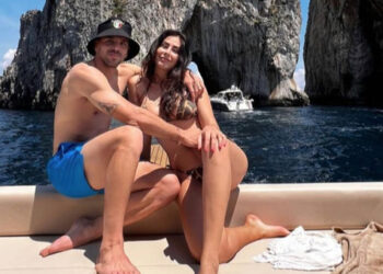 Simeone innamorato a Capri: cappello e collana per lo scudetto
