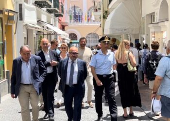 Capri, il ministro Sangiuliano a Villa Jovis: «Subito nuovi fondi per il recupero della casa di Tiberio»