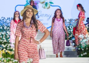 Anacapri con “Flowers on Fashion” apre l’estate con la tradizionale sfilata di moda caprese, organizzato dall’Ascom di Anacapri e patrocinato dal Comune