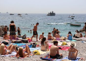 A Capri è attracco selvaggio e arrivano i Carabinieri