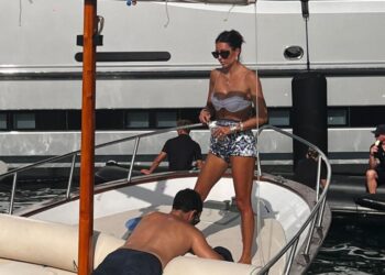 Gregoraci & Fratini: un post dal mare di Capri ufficializza la loro relazione