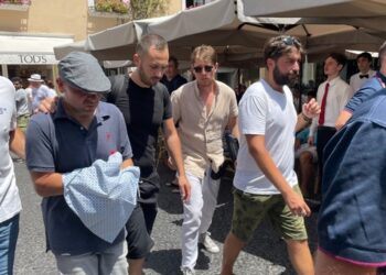 Arrestato uno della banda dei truffatori che agisce quest’estate nell’isola di Capri (Gallery)