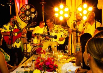 Tutti i colori di Capri – serata di gala esclusiva con Big Art Festival e Gipsy King / Tramonto al Big Art Festival di Capri – Gipsy Kings