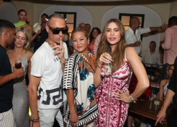 Sofia Vergara tra le guest star dell’ estate Anema e Core (Photogallery)