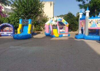 Comune di Capri, Assessorato all’infanzia: Oggi 20 e domani 21 agosto gran divertimento per i nostri bambini al parchetto Flora Caprense dalle ore 18.00. Scivoli e giochi gonfiabili.