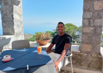 Capri, lo juventino Alex Sandro sale sul Monte Solaro (Gallery)