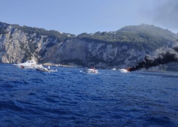Il motore va a fuoco paura a Capri