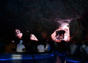 Il concerto nella Grotta Azzurra incanta Capri (Photogallery)