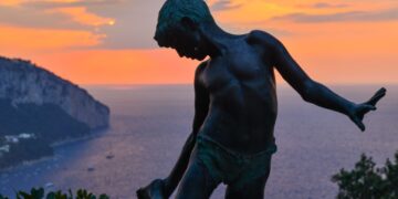 CapriArt* 2023: tre giorni di cultura queer a Villa Lysis tra reading teatrali, musica e gender claim