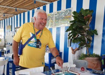 Prima della Partenza della 59 edizione della Capri Napoli momento di festa a sorpresa per Gianfranco Coppola