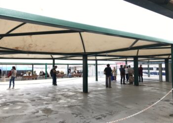 A Capri disagi sulle vie del mare intanto anche a novembre la corsa di Salerno