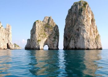 AREA MARINA PROTETTA ISOLA DI CAPRI: MALUMORE E MALCONTENTO TRA LA POPOLAZIONE: NON E’ STATO FATTO ALCUNO STUDIO CIRCA L’IMPATTO SOCIO ECONOMICO.