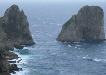 Maltempo a Capri: tempesta di vento, il sindaco chiude cimitero e parchi (Photogallery)