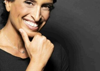 “Capri, Hollywood”, la cantante israeliana Noa: «Si deve lavorare per la pace. Siamo una grande famiglia, dobbiamo ascoltarci»