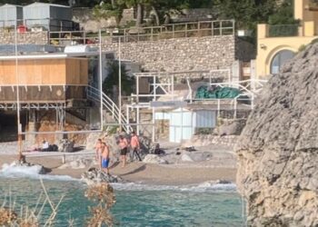 Albero di Natale in Piazzetta e tuffi a Marina Piccola, Capri double face