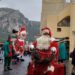 Capri: questa mattina la gran parata dei Babbo Natale