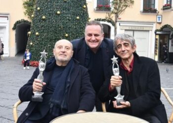“Capri, Hollywood” premio a Garrone, intanto polemiche per i posti letto